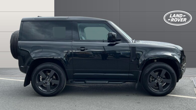 Land Rover Defender 2.0 P300 X-Dynamic SE 90 3dr Auto Petrol Estate